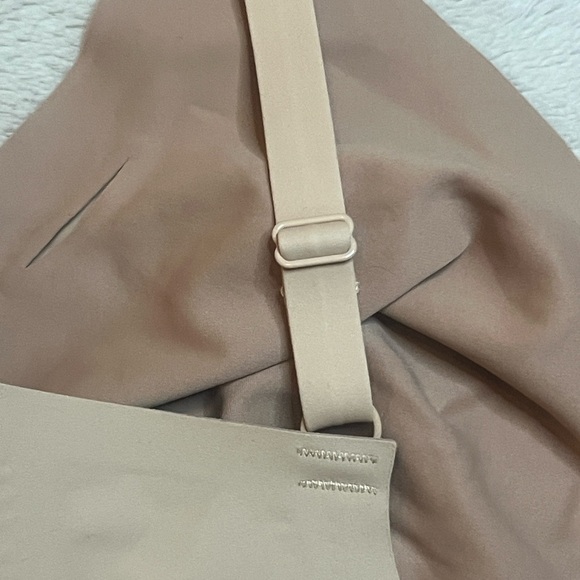 Knix Revolution Nude Seamless Bra LIKE NEW! Sz L++ (36F/G) - Picture 7 of 9